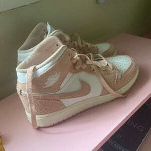 Jordan Pink and White Sneakers Low-Top Comfort
